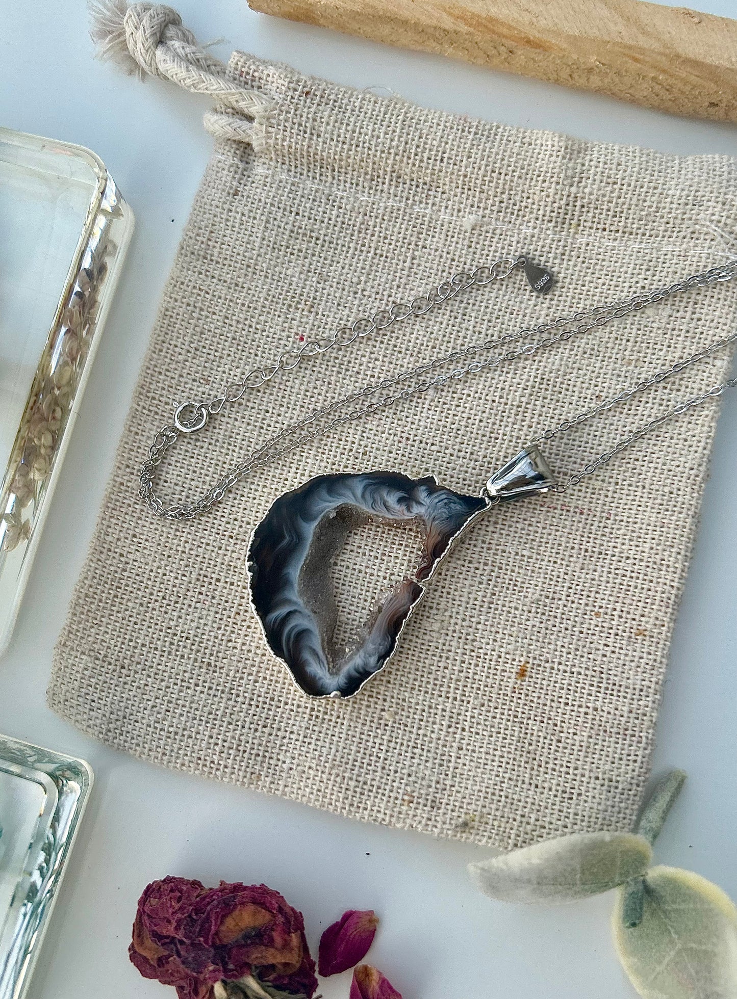 Eclipse Agate Necklace